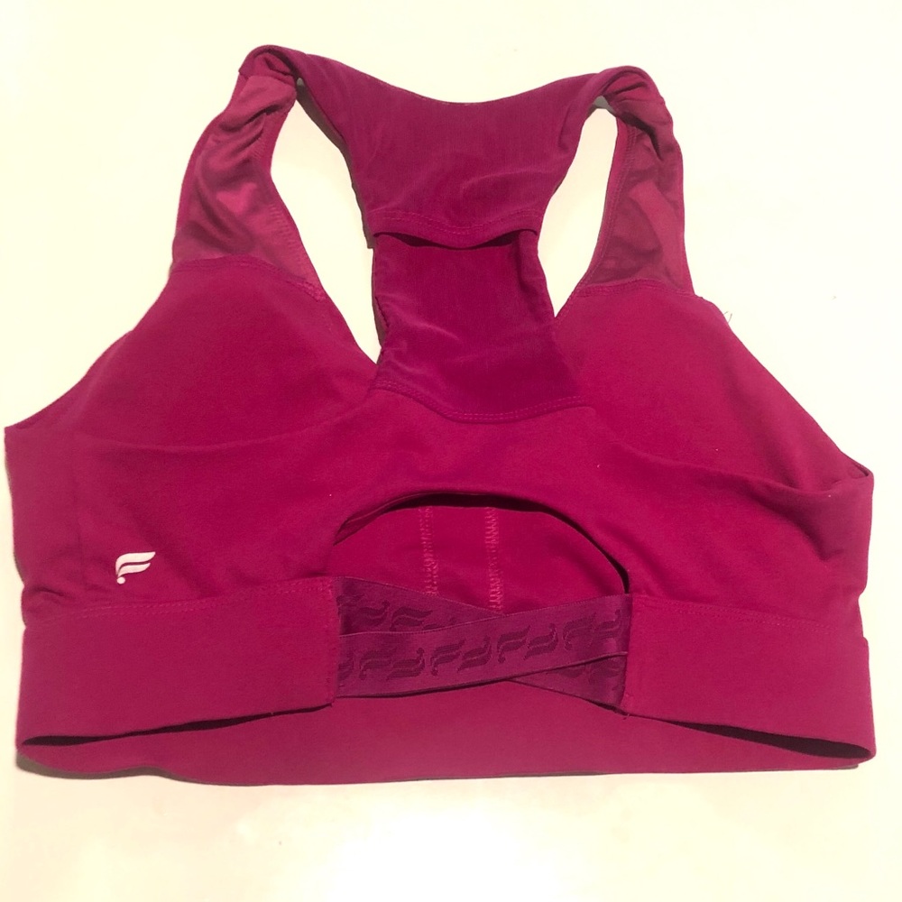 Mila Midi Fabletics Sports Bra - Fushia/Wine color